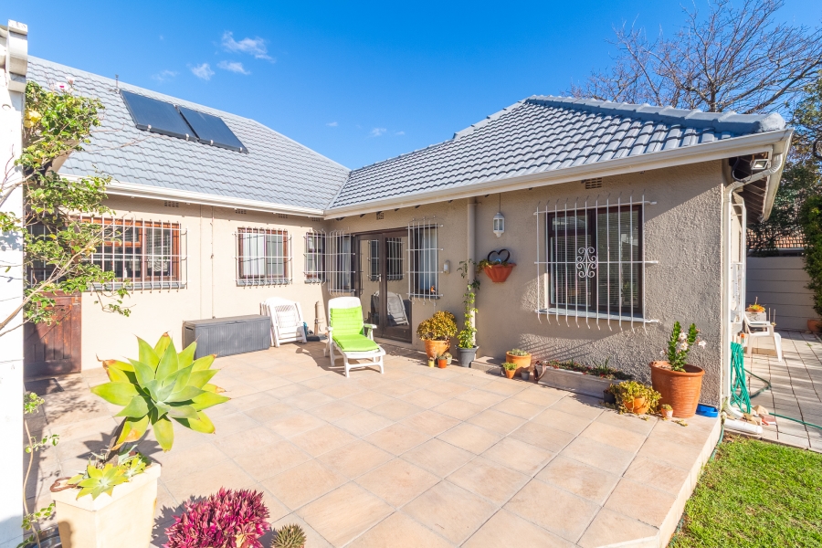 3 Bedroom Property for Sale in Pinelands Western Cape